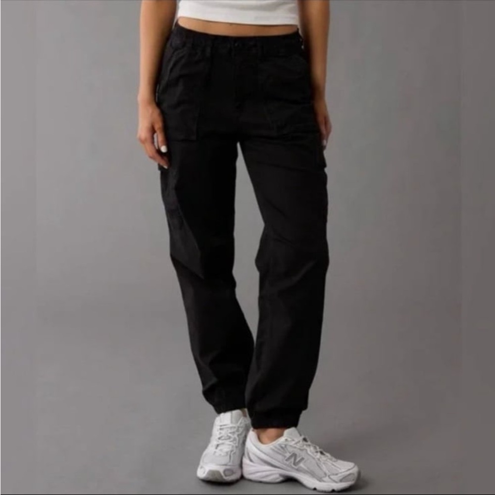 American Eagle Stretch High-Waisted Baggy Cargo Jogger Size 6